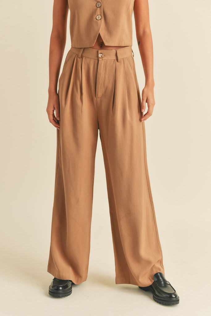 Charlotte Russe Women's Pants Brown Size 9 SKU 000296-12 – Designers On A  Dime